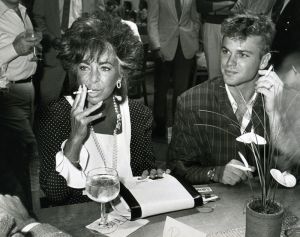 Elizabeth Taylor, SamHarris 1985 LA.jpg